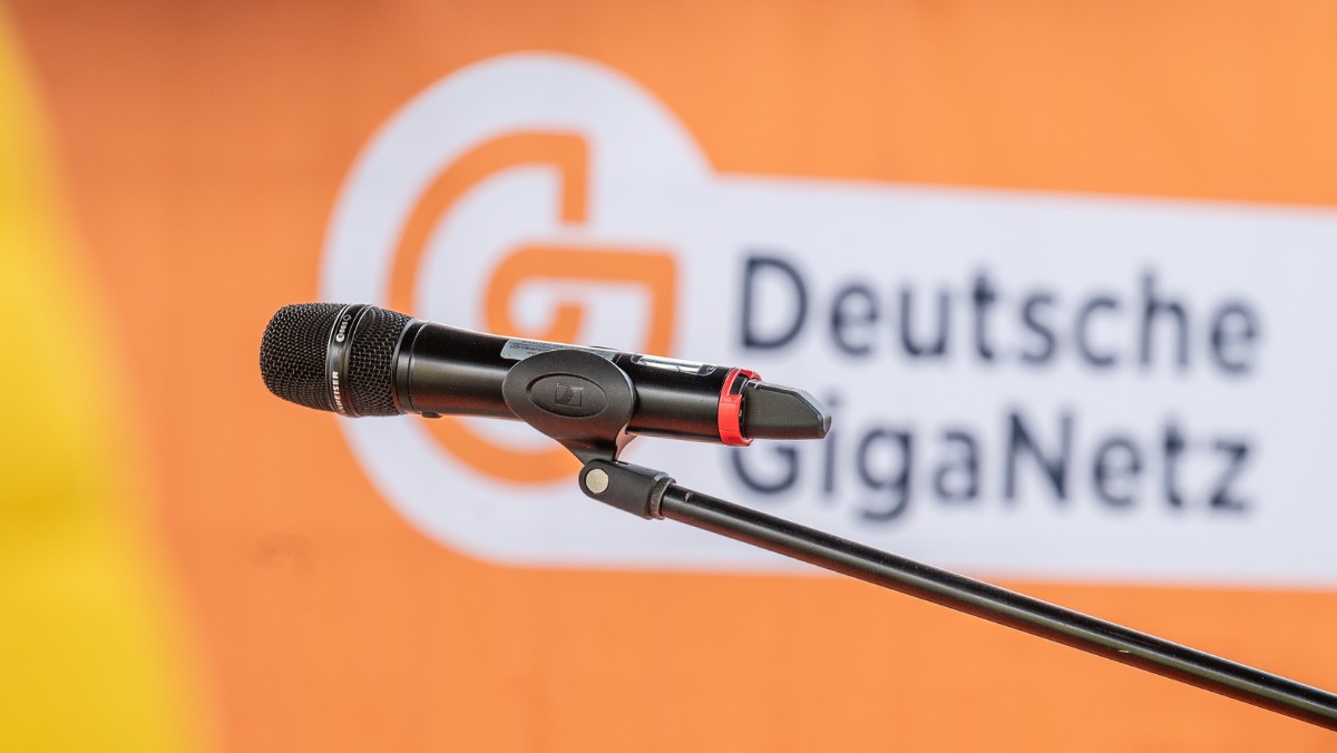 Mikrofon mit Logo